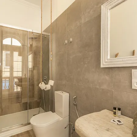 Alojamento de Acomodação e Pequeno-almoço Garam 4*