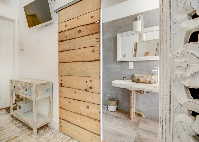 Garam Bed & Breakfast 4*