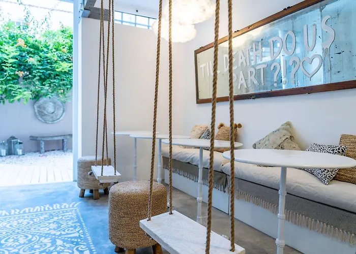 Garam Oda ve Kahvaltı